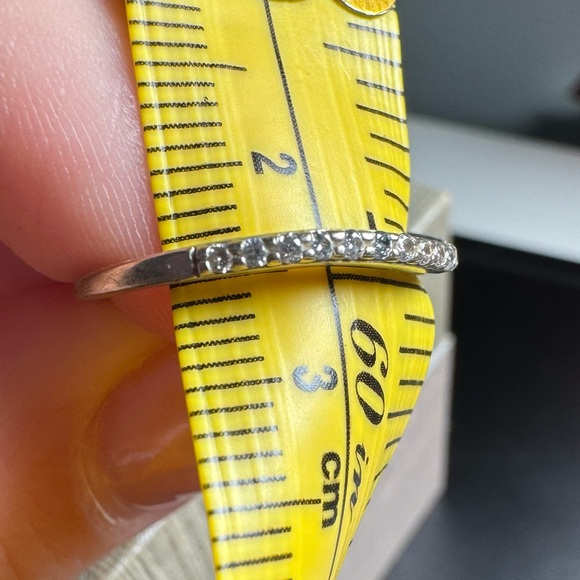 Vera Wang Wedding Band - Picture 8 of 8